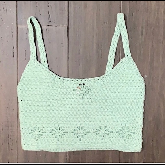 🆕🔥FREE PEOPLE GORGEOUS BERKINETTE BRAMI CROCHET MINT GREEN CROP TOP NWOT!! - Picture 2 of 8